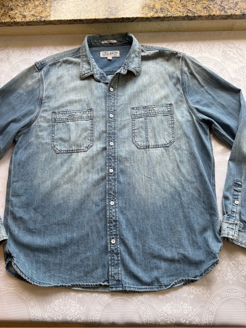 Lucky Brand Light Blue Denim Jeans Button-Up Shirt Men's Size XL Classic-Fit